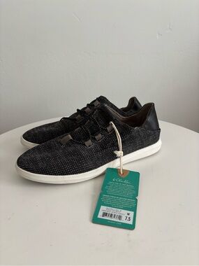 NWT OluKai Black and White Knit Low-Top Sneakers